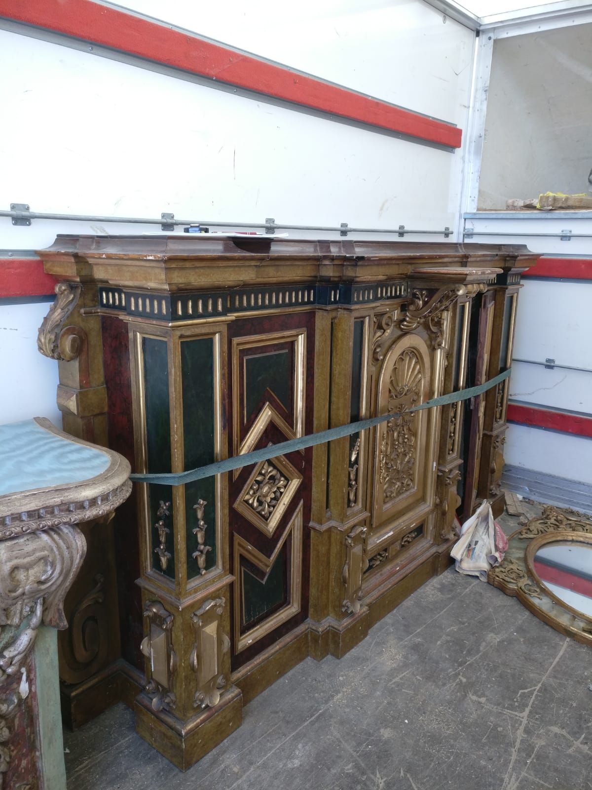 Bellissima credenza in legno dipinta parzialmente dorata - fine 18° sec - Venezia